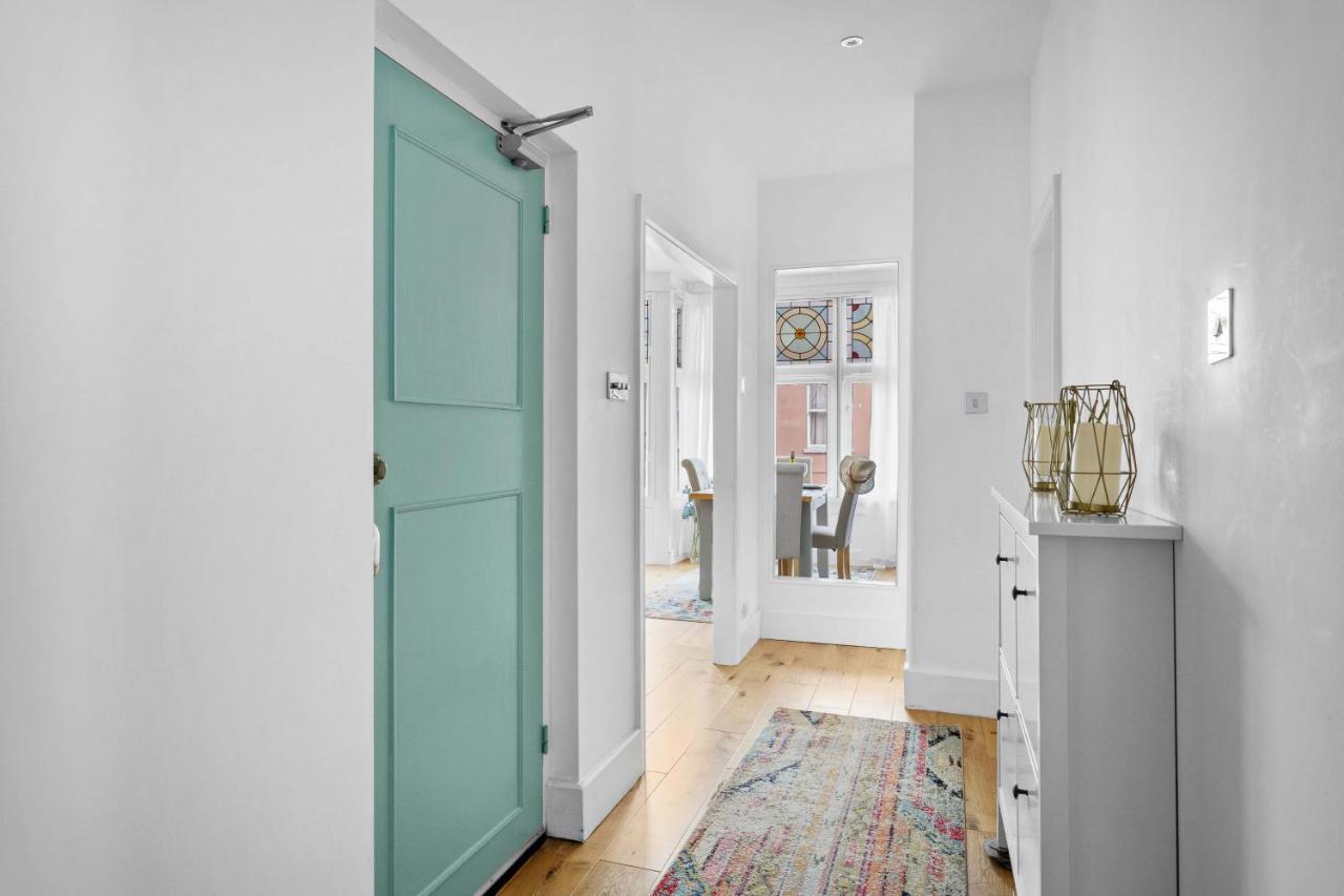 Flat 2 Fairfax Place - Modern Stylish Flat With Plenty Of Charm In